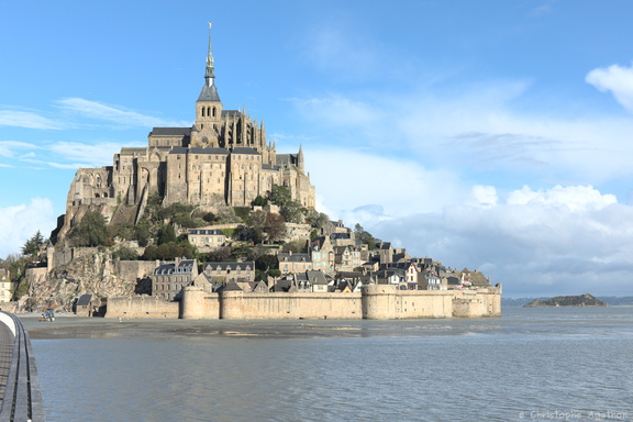 Mont-Saint-Michel à marée haute